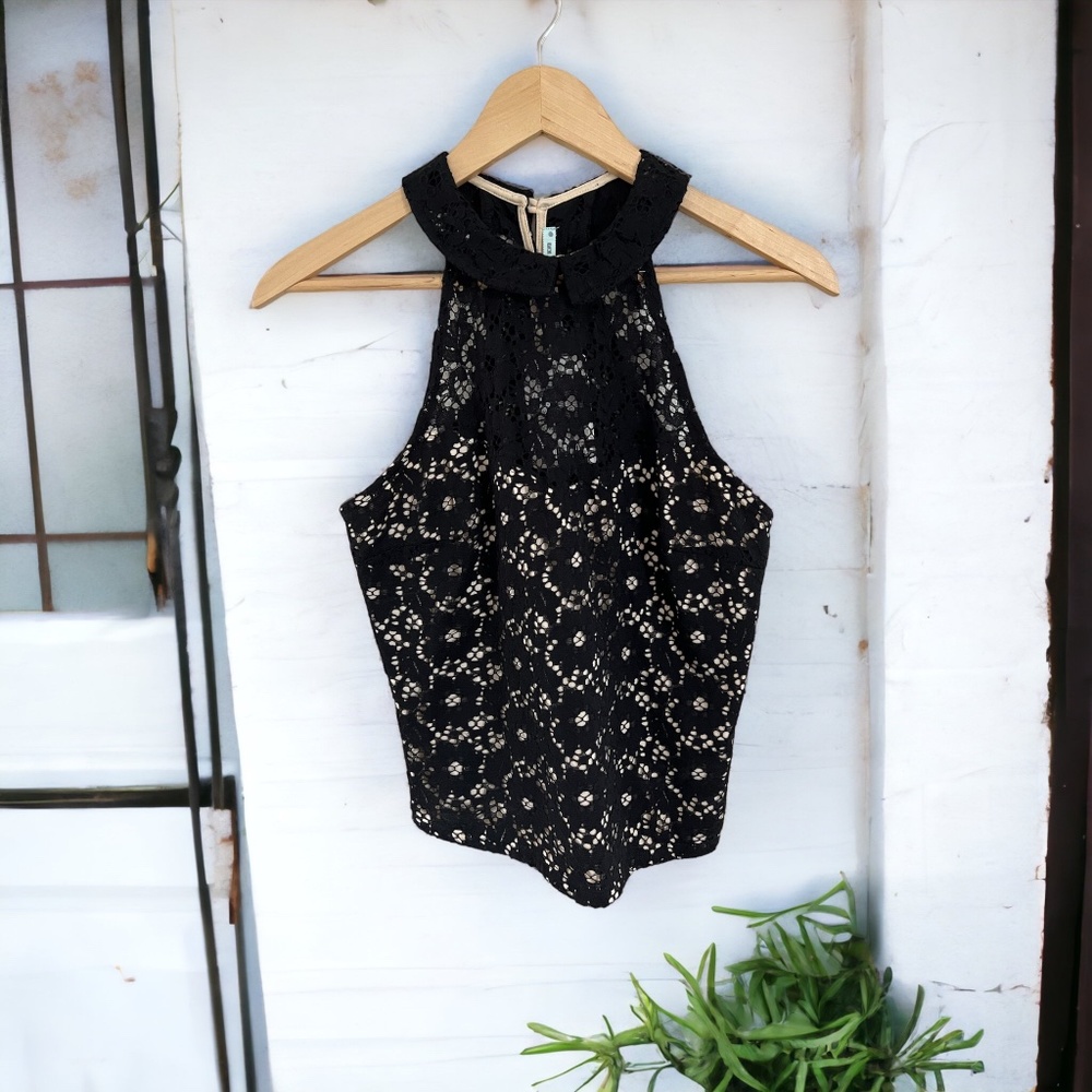 NWT New With Tags Kimchi Blue Urban Outfitters Black Lace Sleeveless Top